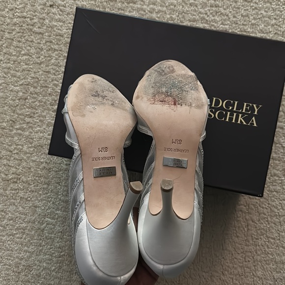 BADGLEY MISCHKA Ivory Rhinestone Formal Shoe - Picture 4 of 4